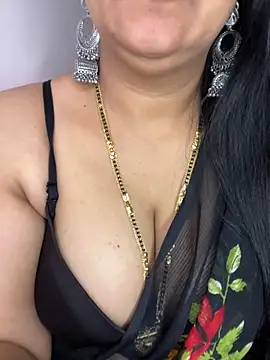 Zoya Varma004 online show from February 4, 2026, 6:08 am