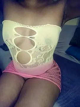 Snapshot of smalltitiz chatting on October 9, 2025, 5:02 pm smalltitiz online show from October 9, 2025, 5:02 pm