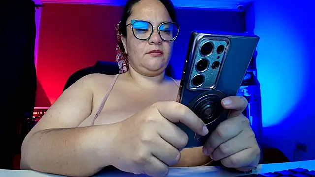 lulubigtitts1 online show from October 5, 2025, 2:35 am