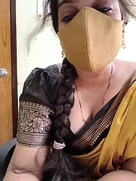 Snapshot of yoursana- chatting on November 3, 2025, 5:12 am yoursana- online show from November 3, 2025, 5:12 am