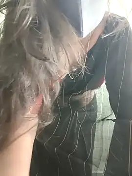 Snapshot of yoursana- chatting on November 22, 2025, 4:11 am yoursana- online show from November 22, 2025, 4:11 am