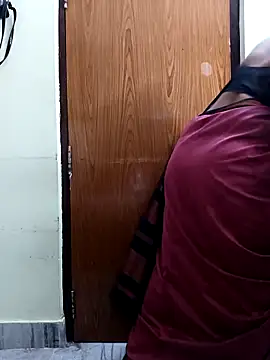 Snapshot of yoursana- chatting on February 17, 2025, 4:42 am yoursana- online show from February 17, 2025, 4:42 am