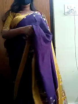 Snapshot of yoursana- chatting on March 8, 2025, 3:39 am yoursana- online show from March 8, 2025, 3:39 am