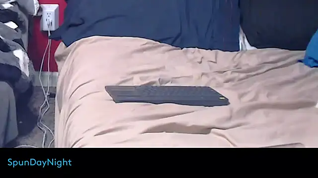 Spundaynightxh online show from September 29, 2025, 8:32 am