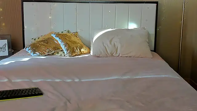 mailymilf online show from November 1, 2025, 7:46 am