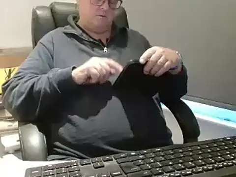 bigbadjon69 online show from November 27, 2025, 3:23 pm