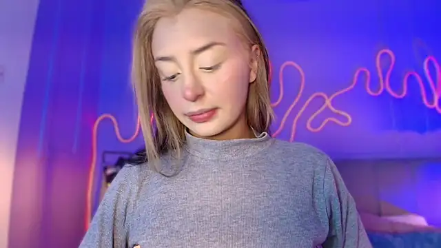 Snapshot of Sofly_s chatting on May 28, 2026, 12:00 pm Sofly s online show from May 28, 2026, 12:00 pm