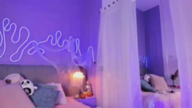 Snapshot of Sofly_s chatting on October 2, 2025, 12:08 pm Sofly s online show from October 2, 2025, 12:08 pm