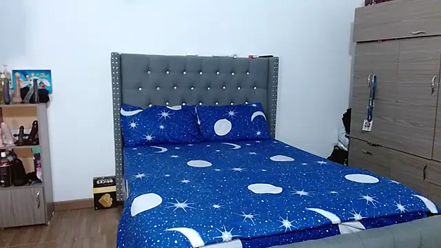 tatiana wd online show from December 2, 2025, 1:24 pm