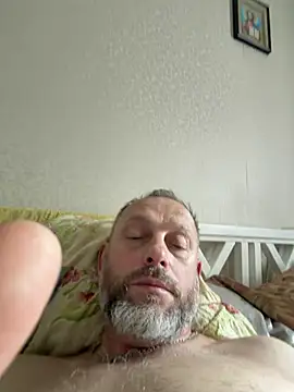 Snapshot of GHsveter chatting on June 15, 2026, 6:02 am GHsveter online show from June 15, 2026, 6:02 am