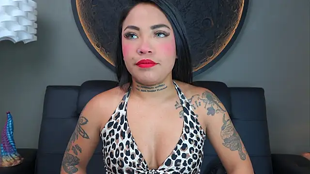 Snapshot of miss_vaiolette chatting on December 22, 2025, 11:10 am miss vaiolette online show from December 22, 2025, 11:10 am