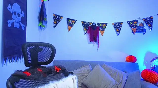 Snapshot of annylouis chatting on October 13, 2025, 7:37 pm annylouis online show from October 13, 2025, 7:37 pm