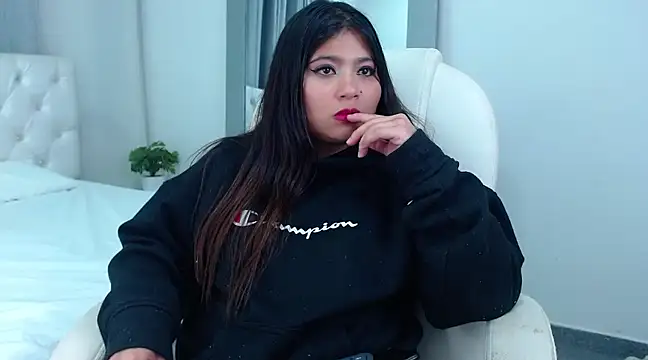 Snapshot of annylouis chatting on February 19, 2025, 8:22 am annylouis online show from February 19, 2025, 8:22 am