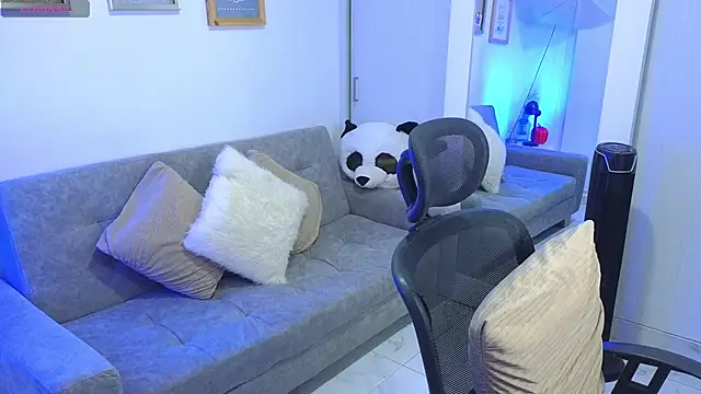 Snapshot of annylouis chatting on November 12, 2025, 7:18 pm annylouis online show from November 12, 2025, 7:18 pm