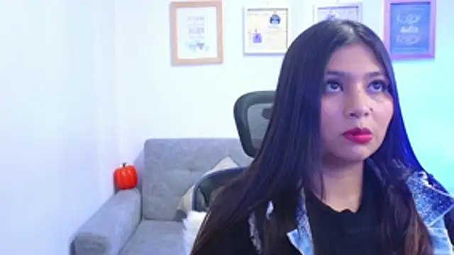 Snapshot of annylouis chatting on November 2, 2025, 7:08 pm annylouis online show from November 2, 2025, 7:08 pm