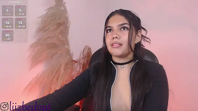 Snapshot of liz_bedoutxx chatting on October 19, 2025, 4:10 pm liz bedoutxx online show from October 19, 2025, 4:10 pm