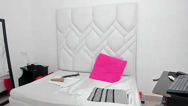 Mature Hard online show from February 26, 2025, 2:30 am