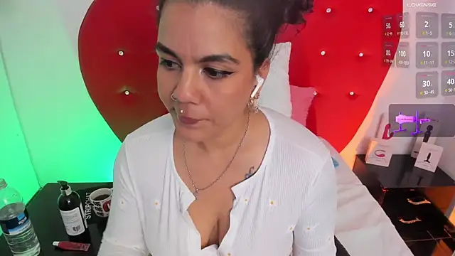 nicolette rock online show from February 25, 2026, 11:54 am