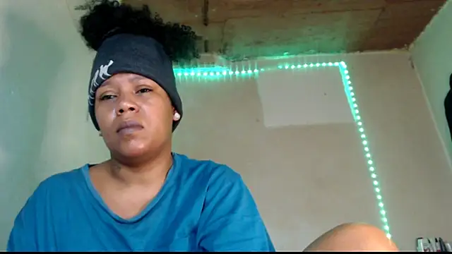 Snapshot of cherry_cleou chatting on July 9, 2026, 12:37 pm cherry cleou online show from July 9, 2026, 12:37 pm
