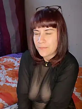 callmelouve online show from February 28, 2025, 5:15 pm