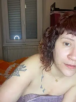 callmelouve online show from February 25, 2025, 5:40 pm