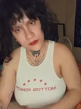 callmelouve online show from May 18, 2026, 11:42 pm