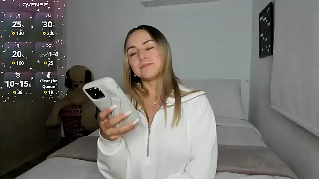 sophi mooreno online show from September 15, 2025, 11:49 pm