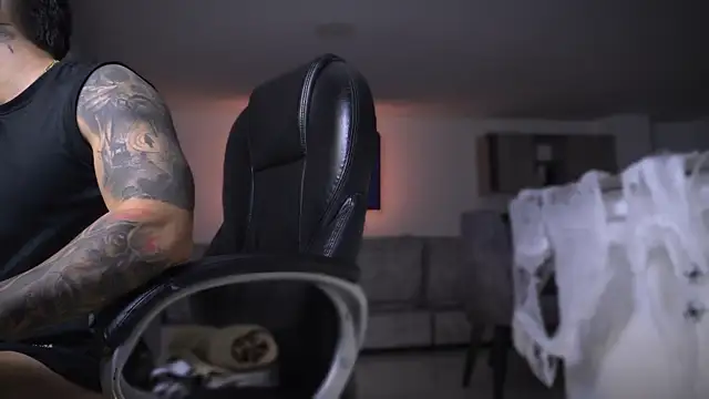 Frank Farrell online show from October 28, 2025, 3:29 am