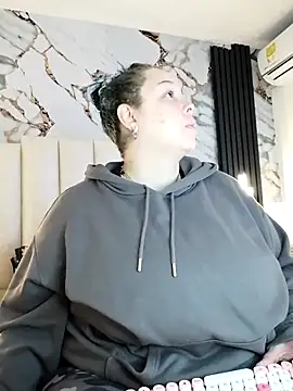 mollieblue69 online show from October 9, 2025, 12:49 pm