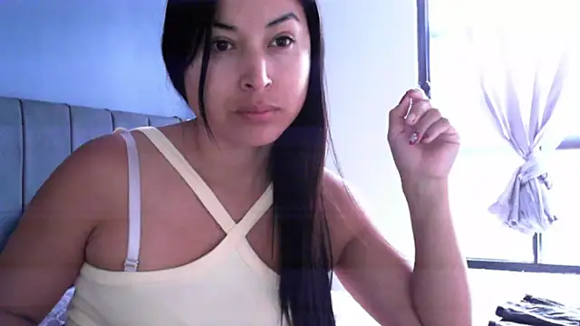 Snapshot of Sweet-Angie chatting on June 6, 2026, 2:55 pm Sweet-Angie online show from June 6, 2026, 2:55 pm