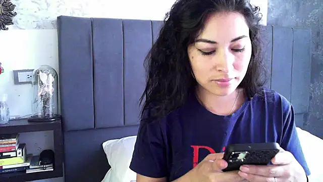 Sweet-Angie online show from March 18, 2025, 5:23 pm