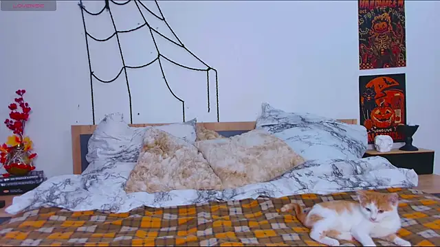  whiteprincess online show from October 22, 2025, 11:53 am