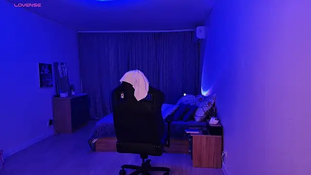  whiteprincess online show from March 20, 2025, 9:15 am