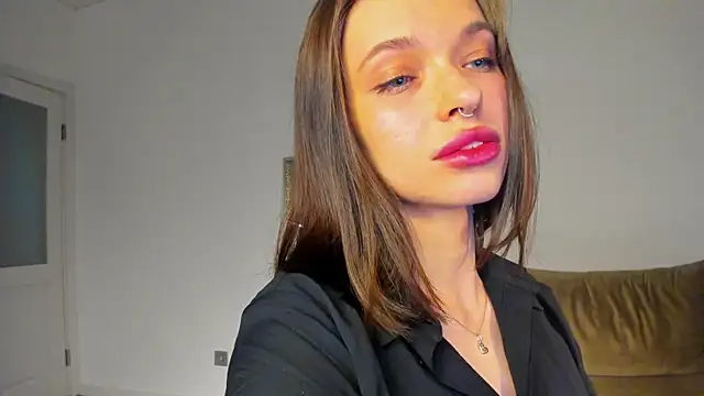 Kossie  online show from November 24, 2025, 8:31 pm