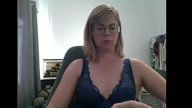 SavannaGirly online show from March 3, 2025, 7:24 am