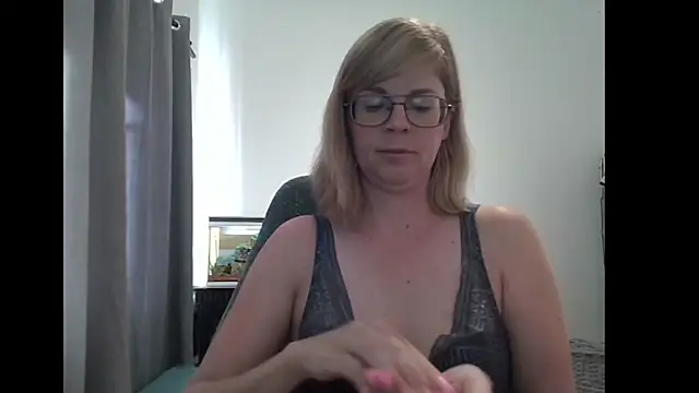 SavannaGirly online show from March 1, 2025, 8:02 am