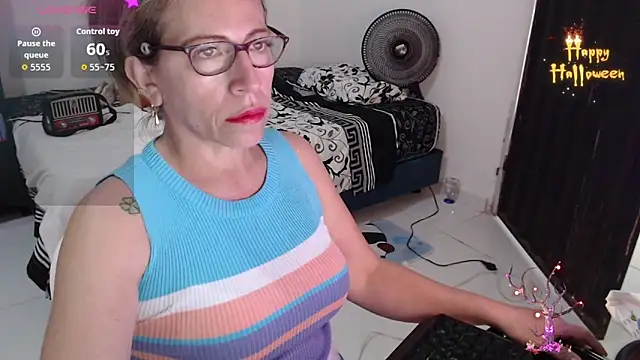 Chayla Ruiz online show from October 20, 2025, 7:58 pm