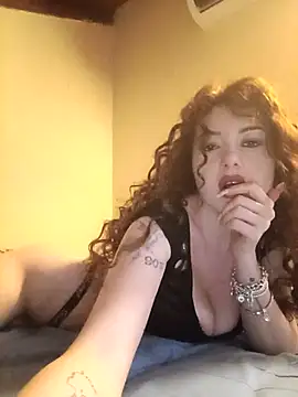 CurlyElisa online show from January 12, 2026, 10:58 pm