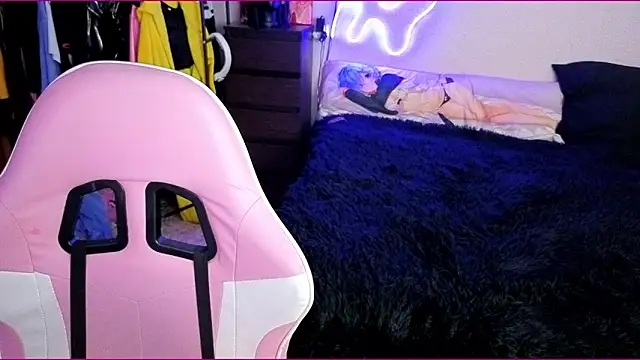 Maya Viola online show from October 2, 2025, 6:39 am