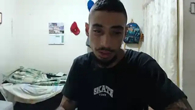 emiliano hottt online show from April 19, 2026, 6:36 am