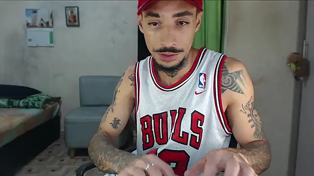 emiliano hottt online show from July 24, 2026, 3:19 pm