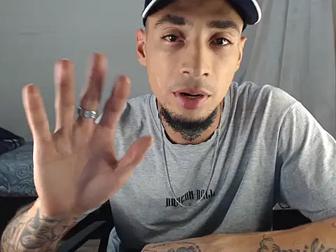 emiliano hottt online show from March 9, 2025, 7:12 am