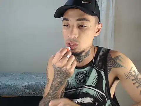 emiliano hottt online show from December 15, 2024, 7:53 pm