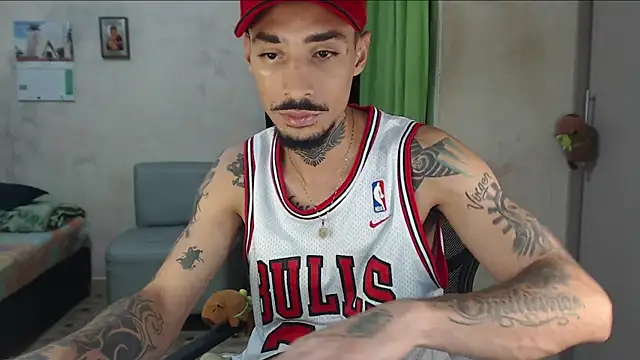emiliano hottt online show from July 21, 2026, 2:29 pm