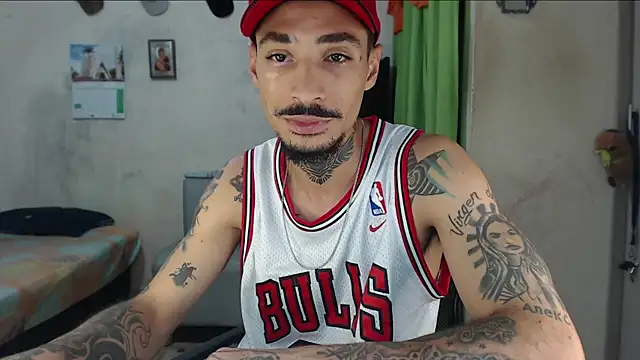 emiliano hottt online show from July 26, 2026, 1:18 pm