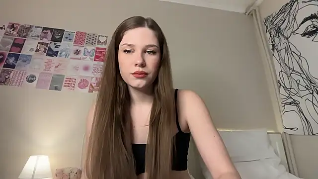 Snapshot of LisaSweetie chatting on May 26, 2026, 7:23 pm LisaSweetie online show from May 26, 2026, 7:23 pm