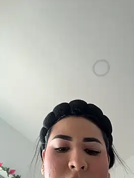 jailyncam  online show from October 7, 2025, 1:01 pm