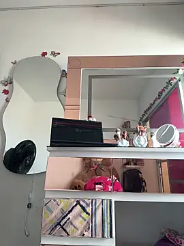 jailyncam  online show from December 15, 2025, 2:45 pm