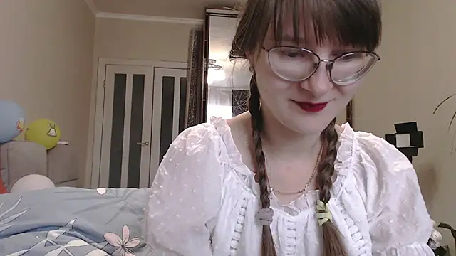 KiraGoldens online show from September 23, 2025, 5:58 am