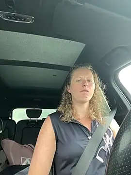 Girlnina-1995 online show from June 3, 2026, 2:18 pm
